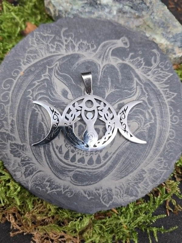 Pendentif Triple lune et féminin sacré